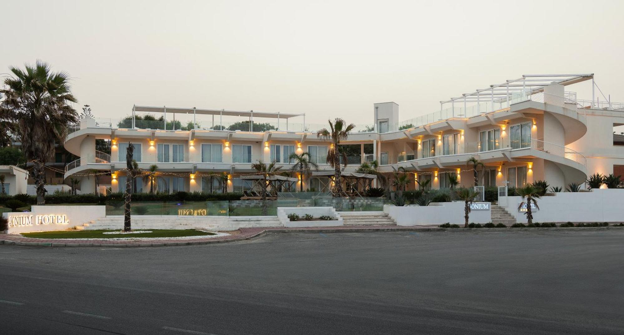 Jonium Hotel - Amazing Sea View And Swimming Pool Pulsano Eksteriør bilde